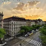 Heart Of Downtown Budapesta