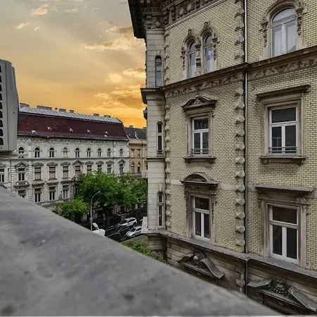 Heart Of Downtown Lägenhet Budapest