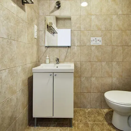 Heart Of Downtown Apartment *