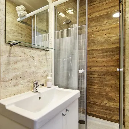 Heart Of Downtown Apartment