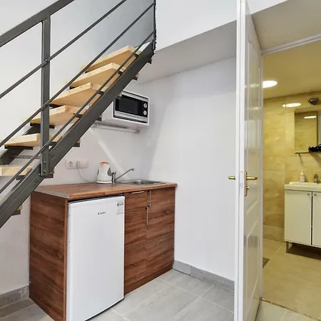 Heart Of Downtown Apartment