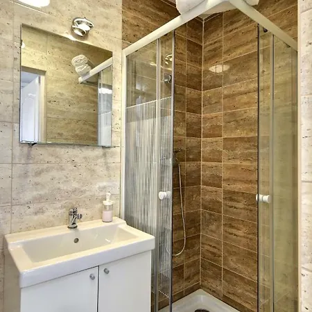 Heart Of Downtown Apartment *