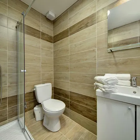Heart Of Downtown Apartment *